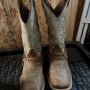 Laredo Women's Leather Boots in Brown